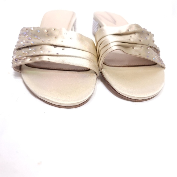 ALDO SPARKLE Slip-On 1.25" Heels - Picture 7 of 8